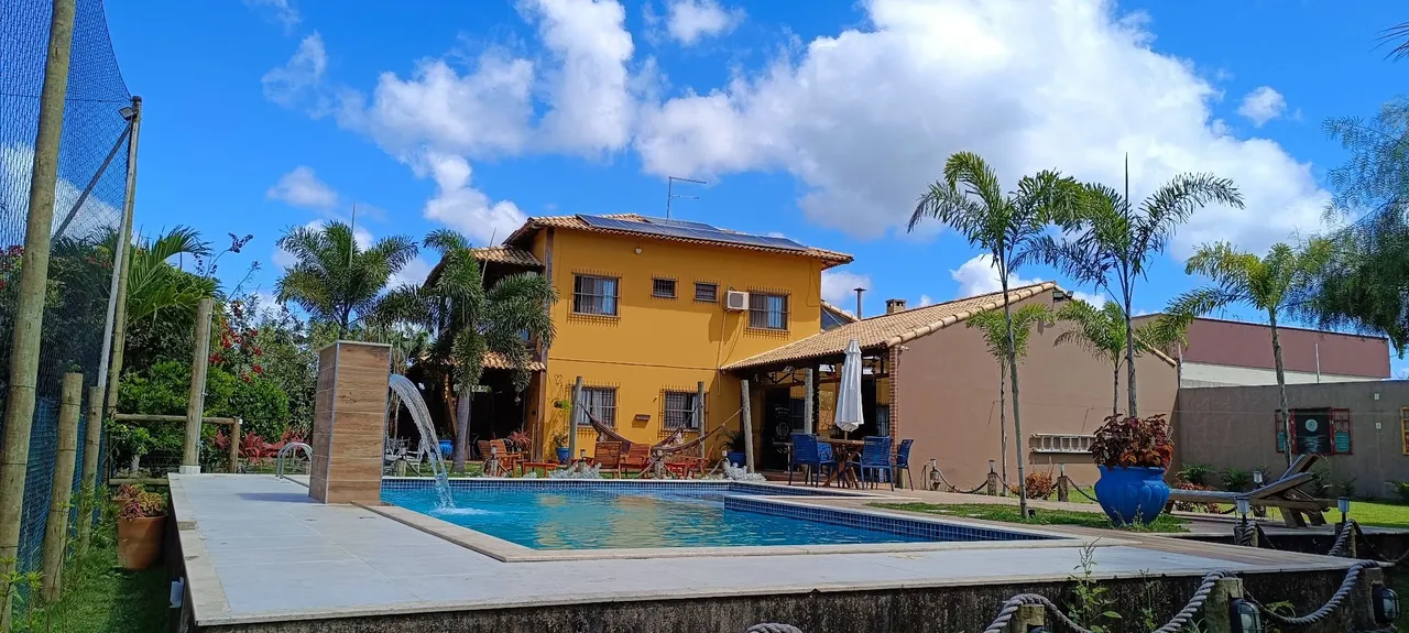 Casa de Praia com Piscina, Campo e Forno a Lenha!