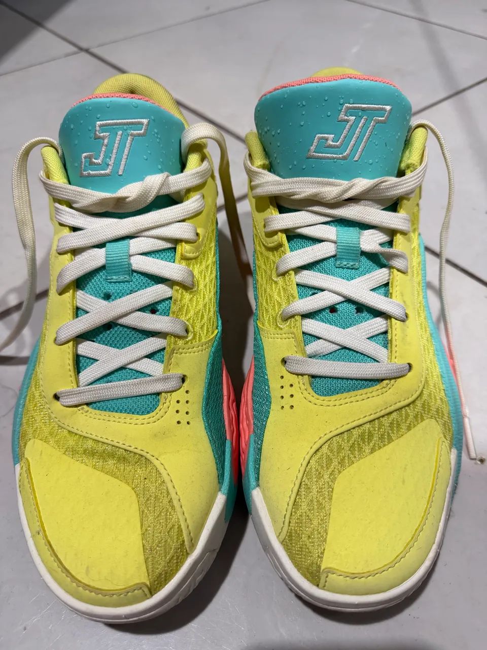 Tênis Jordan TAM 38