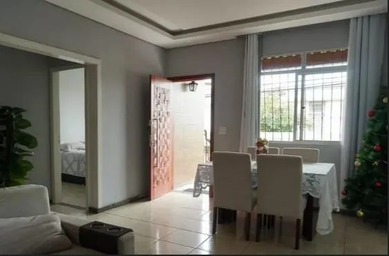Casa a venda em Extrema, perfeita e pintada recentemente
