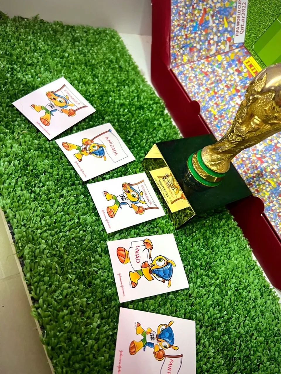 2 Álbuns Copa do mundo Brasil 2014 - Capa Mole COMPLETO + Capa Dura Faltando apenas 8!  - Foto 4