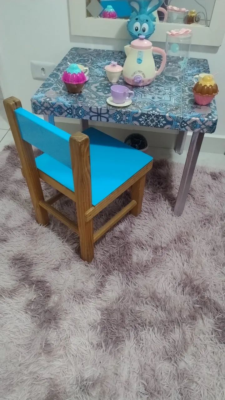 Mesa infantil com cadeira madeira 