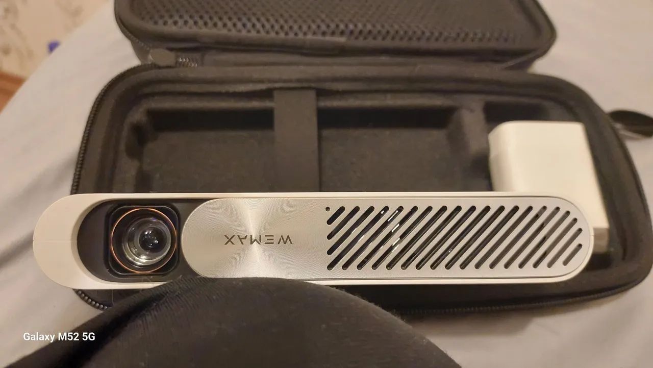 Mini projetor a laser resolução 1080