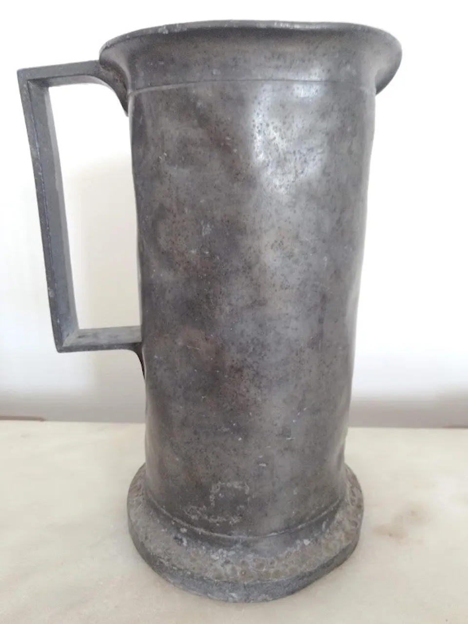 Antiga Jarra Grande de Estanho com Alça, Peça Decorativa