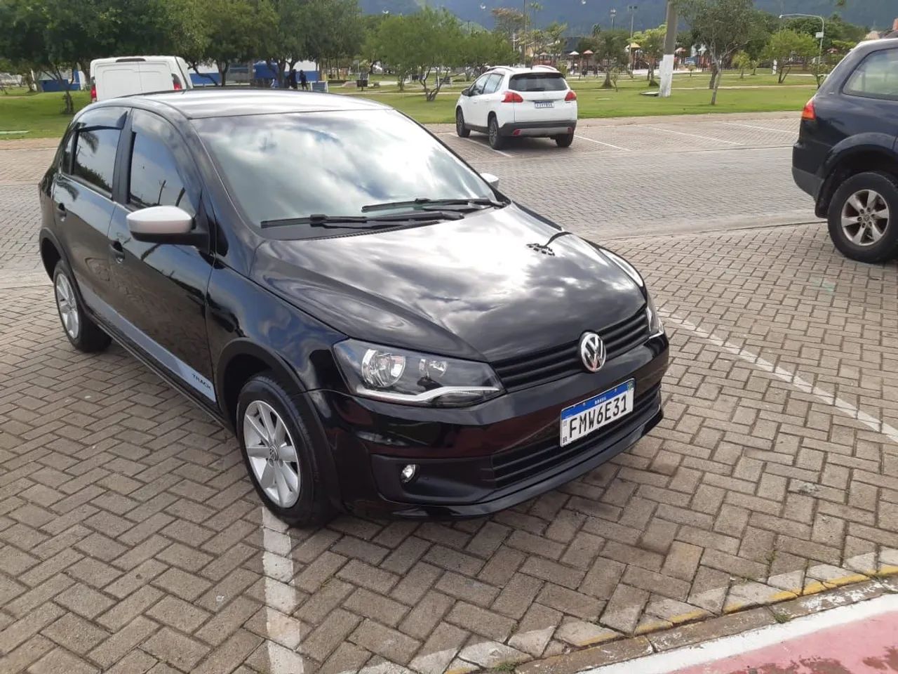 Volkswagen Gol Track 1.0 Mi total flex 8v 4 P ano 2014 - Foto 3