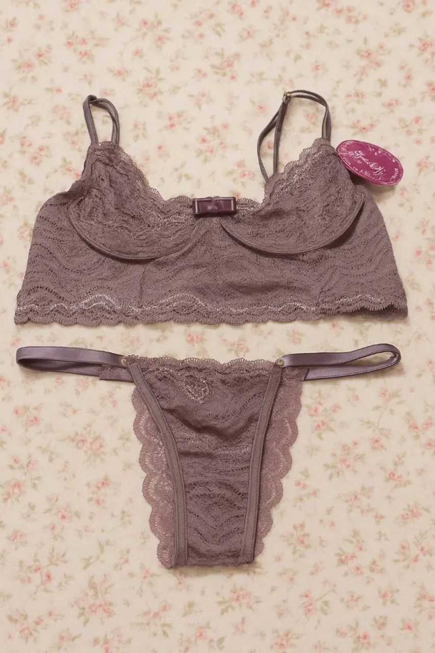 Conjunto de lingerie rendada P e M