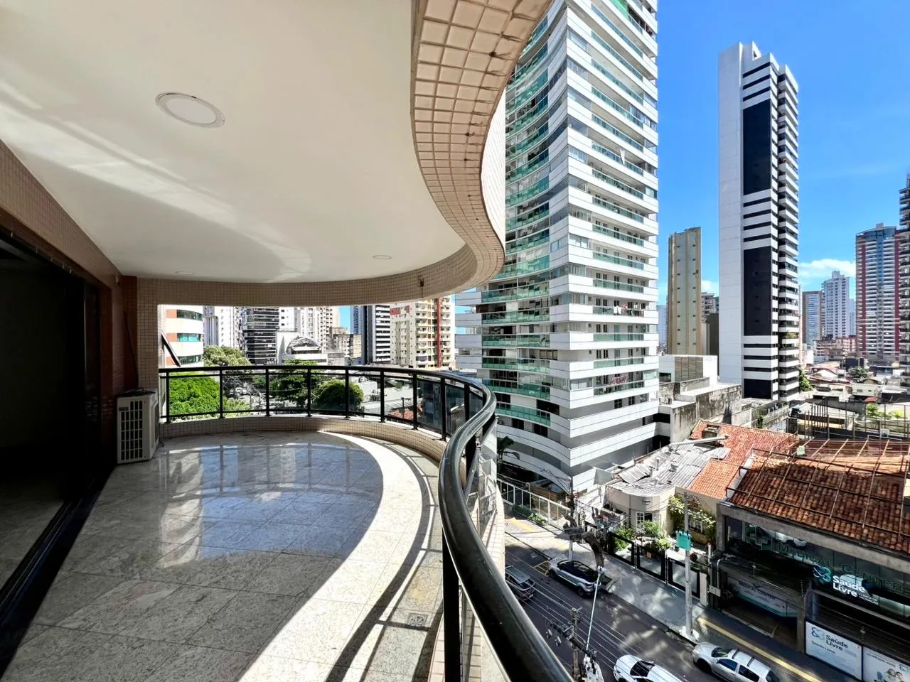 Vendo Alhambra no umarizal 4 suítes e 365 m2 more no centro