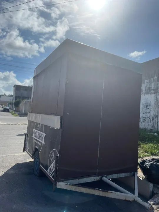 Trailer for various snacks64319030260227121