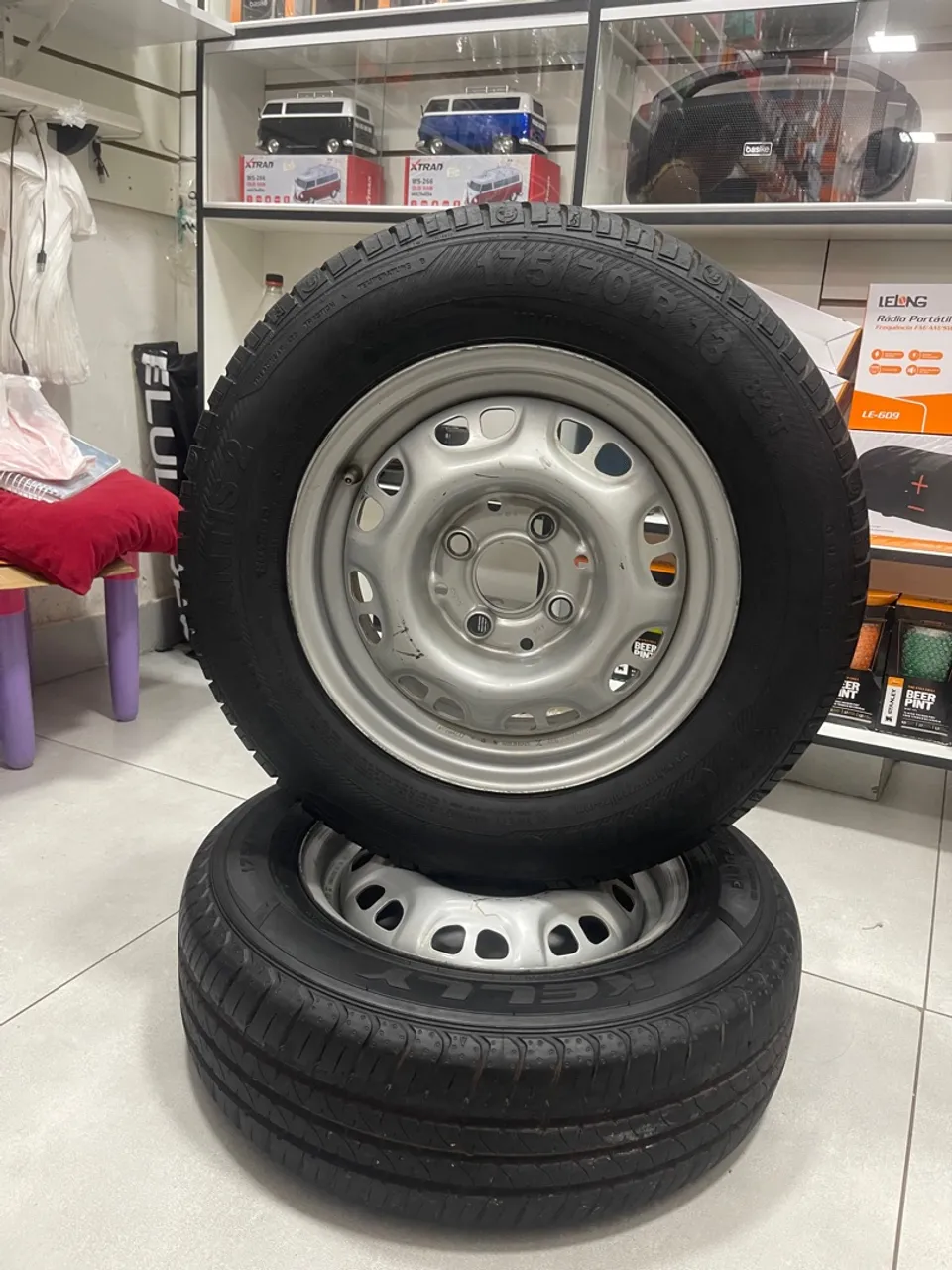 2 Rodas aro 13 com pneus novos