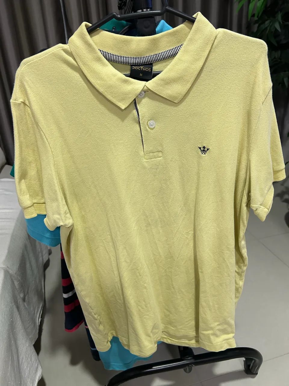 Camisa polo amarela  docthos