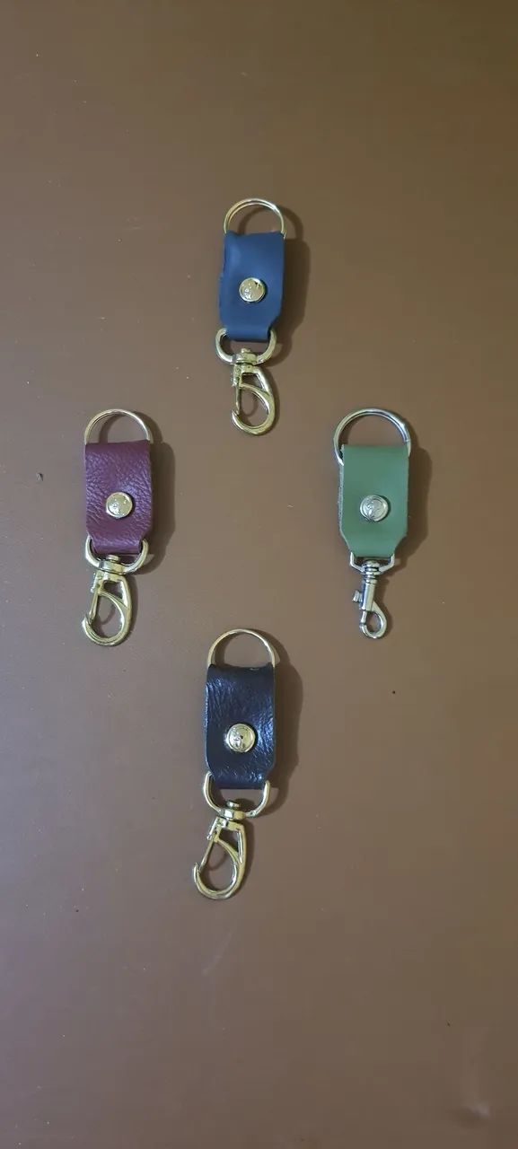 CADA CHAVEIRO 15,OO REAIS Chaveiro em couro diversas cores