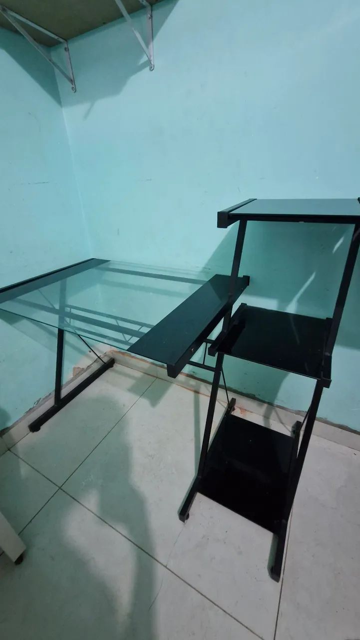 Mesa para computador em otimo estado 