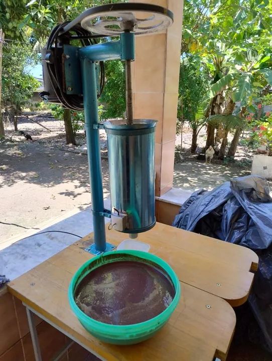 Vendo paquima de bater açaí em excelente estado! - Foto 3