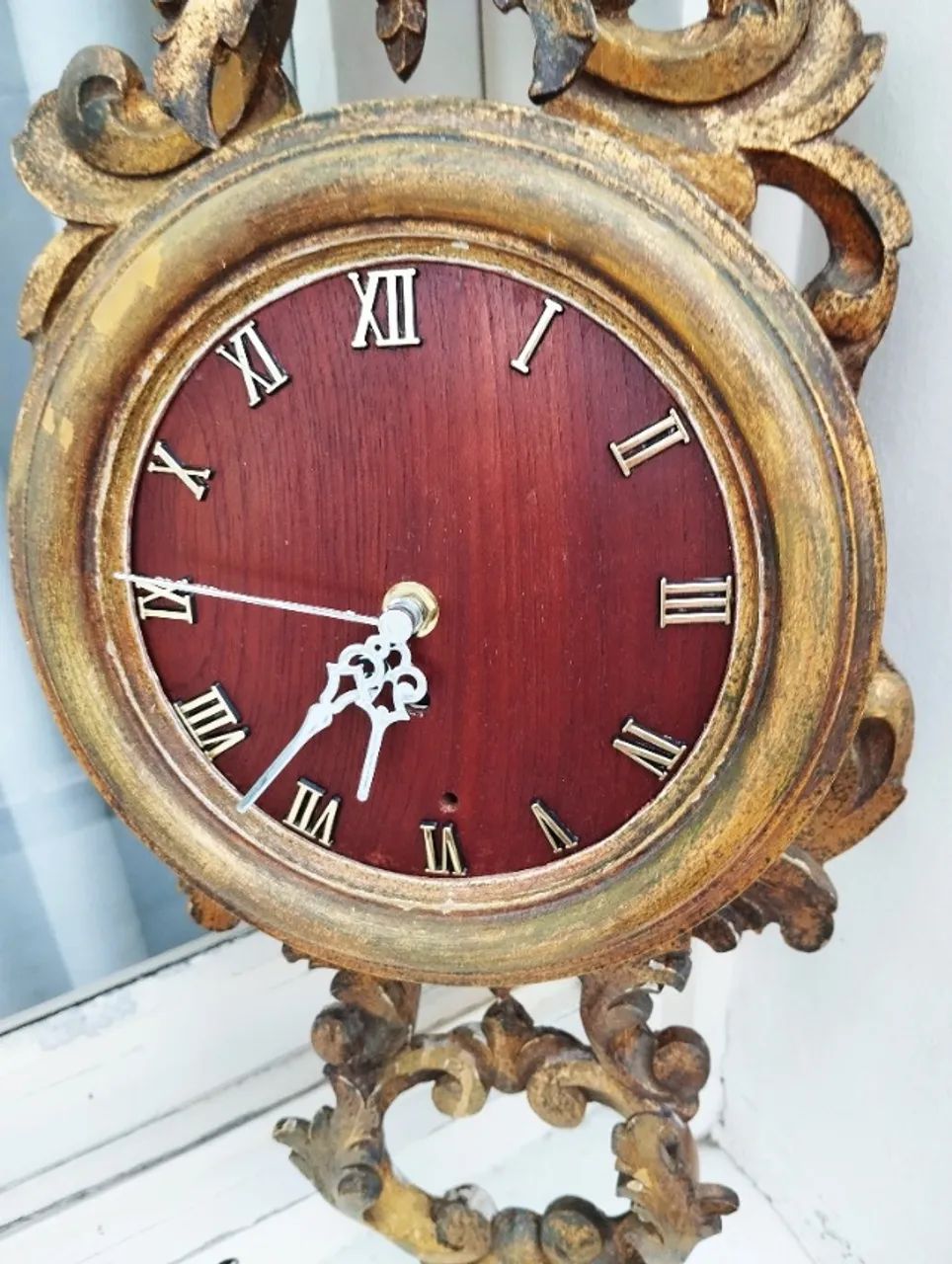 Relógio de parede em madeira entalhada, Luiz XV  - Foto 3