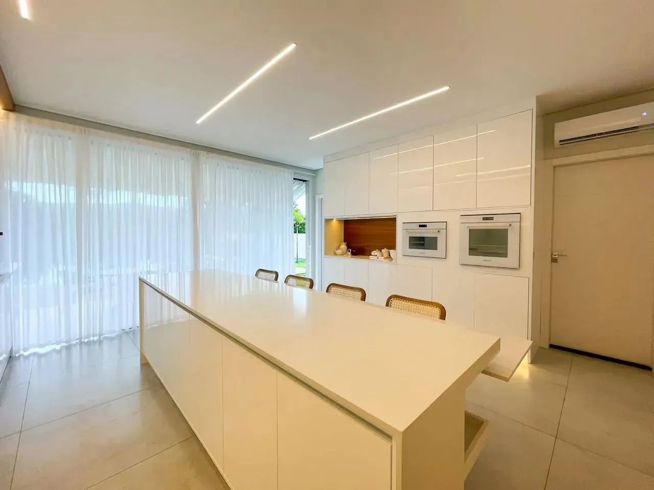 Imóvel para aluguel possui 450 metros quadrados com 4 quartos em Centro - Camboriú - SC - Foto 6