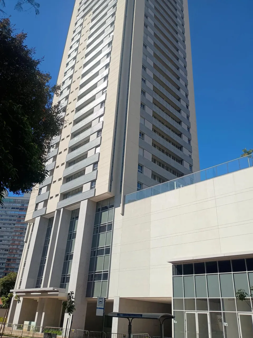 02 quartos com 02 suítes, closet, 02 vagas bairro Funcionários em BH. Pronto para morar