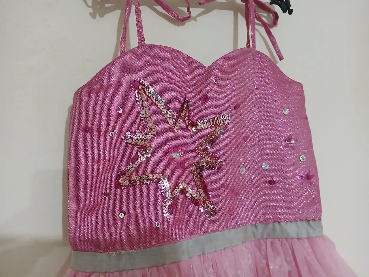 Vestido de Princesa Rosa com Paetês - Foto 3