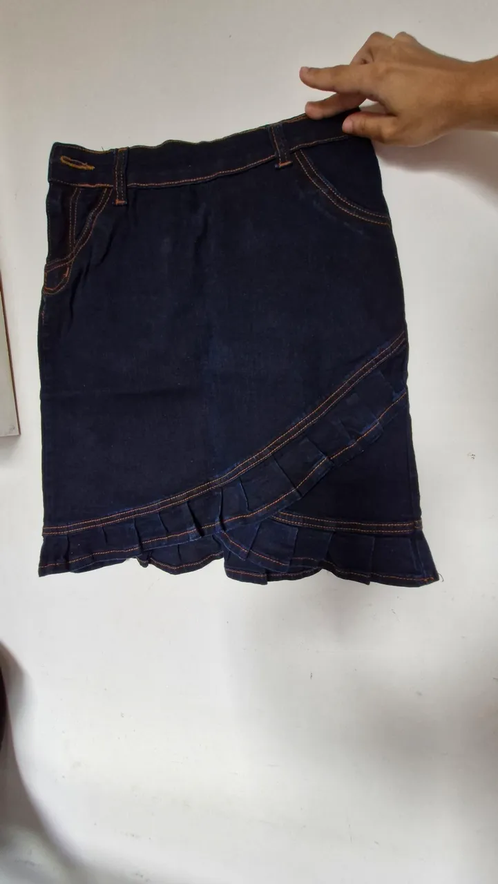 Saia Jeans com Detalhe em Renda