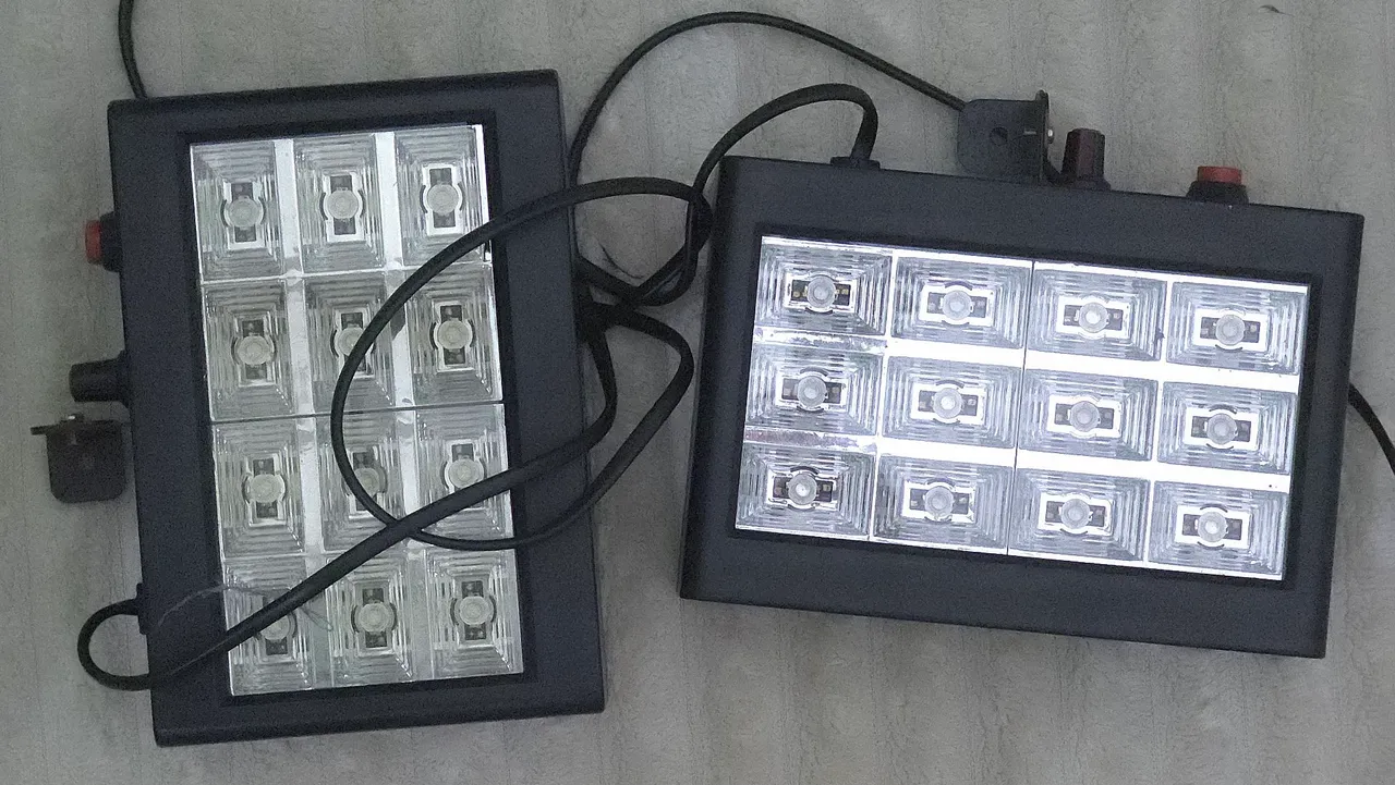 Strobo led colorido e apenas com com luz branca