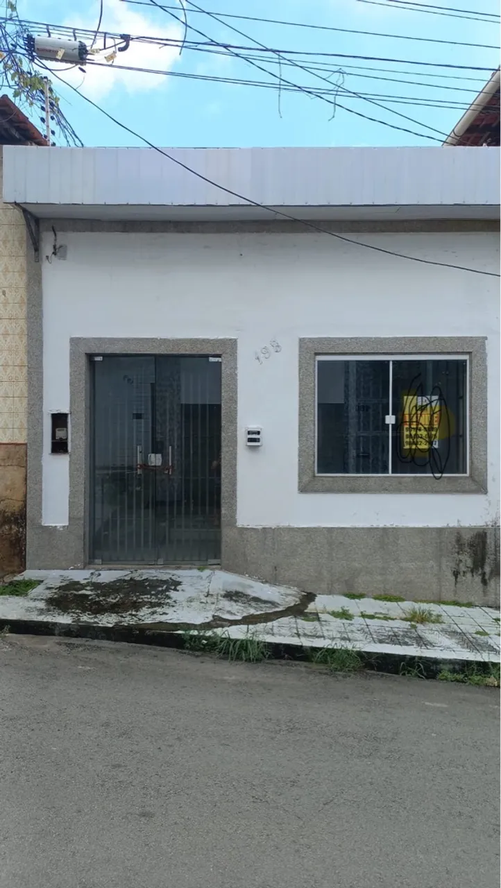 Vendo uma casa no centro.