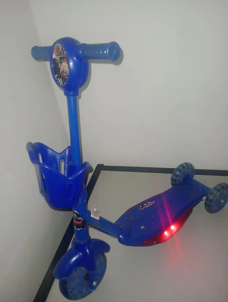 Patinete Infantil com Luzes música e cesto  - Foto 4
