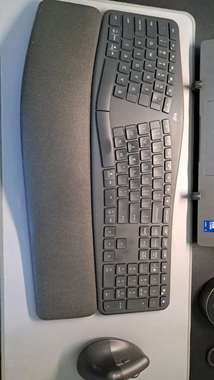 Excelente Teclado Logi ergo k860 e mouse lift preto