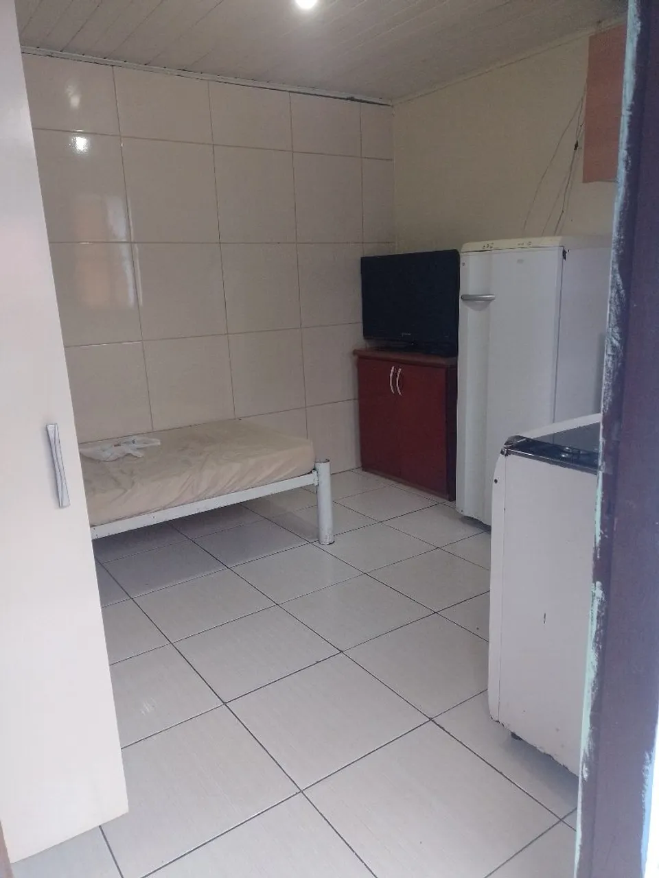 Casa inteligente com daluga quarto mobiliado iversos dispositivos