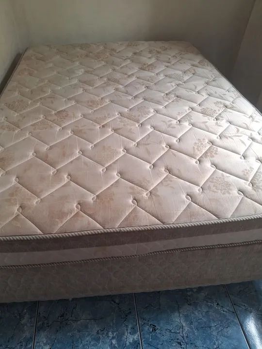 Cama Box de Casal com colchão 