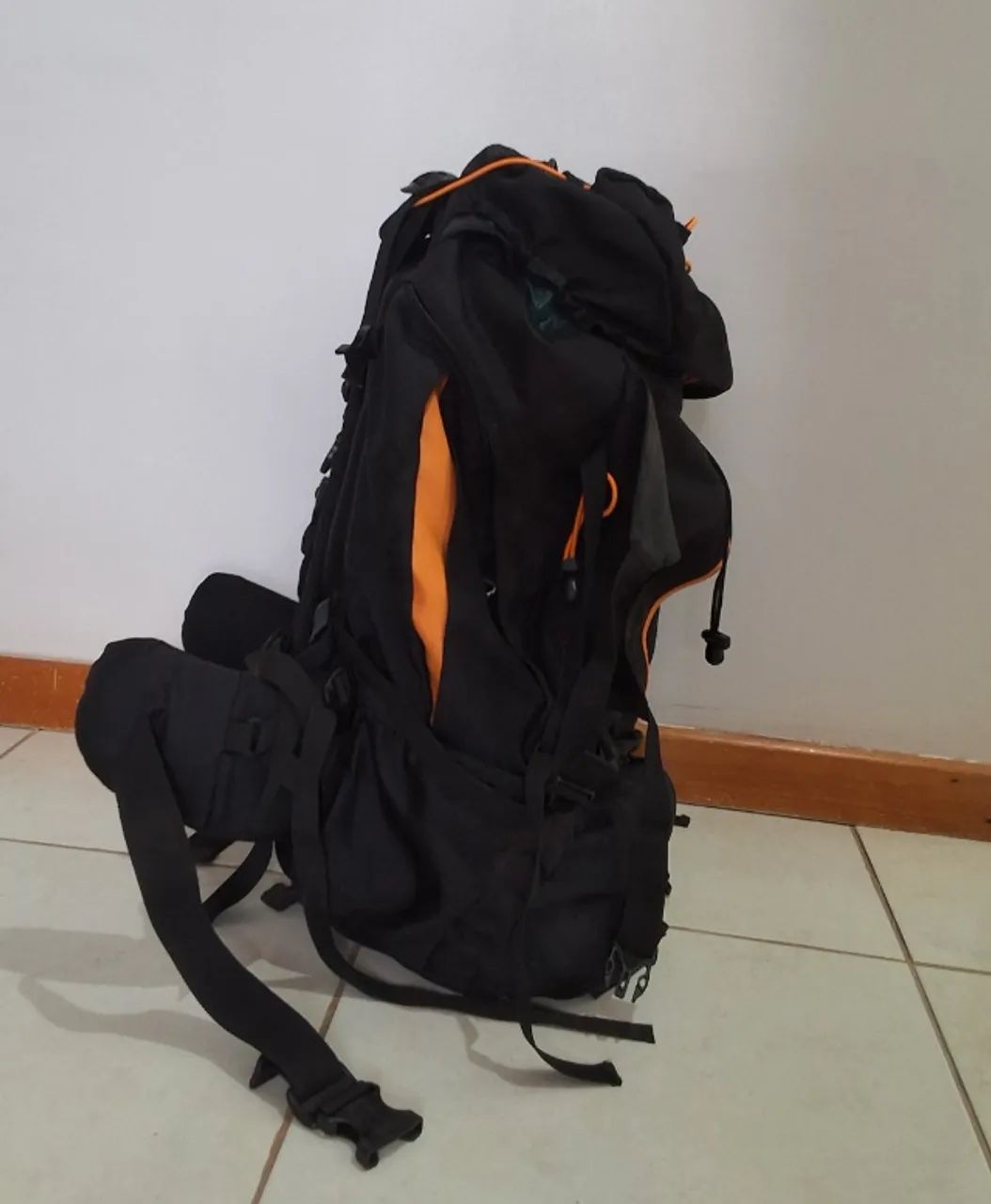 Mochila Trilhas & Rumos Crampon Tech 65L - Foto 2