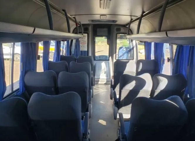 Micro-Ônibus Agrale 2010 - Foto 11