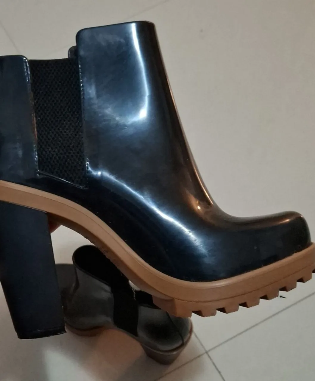 Bota Tratorada Feminina Preta com Salto Bloco