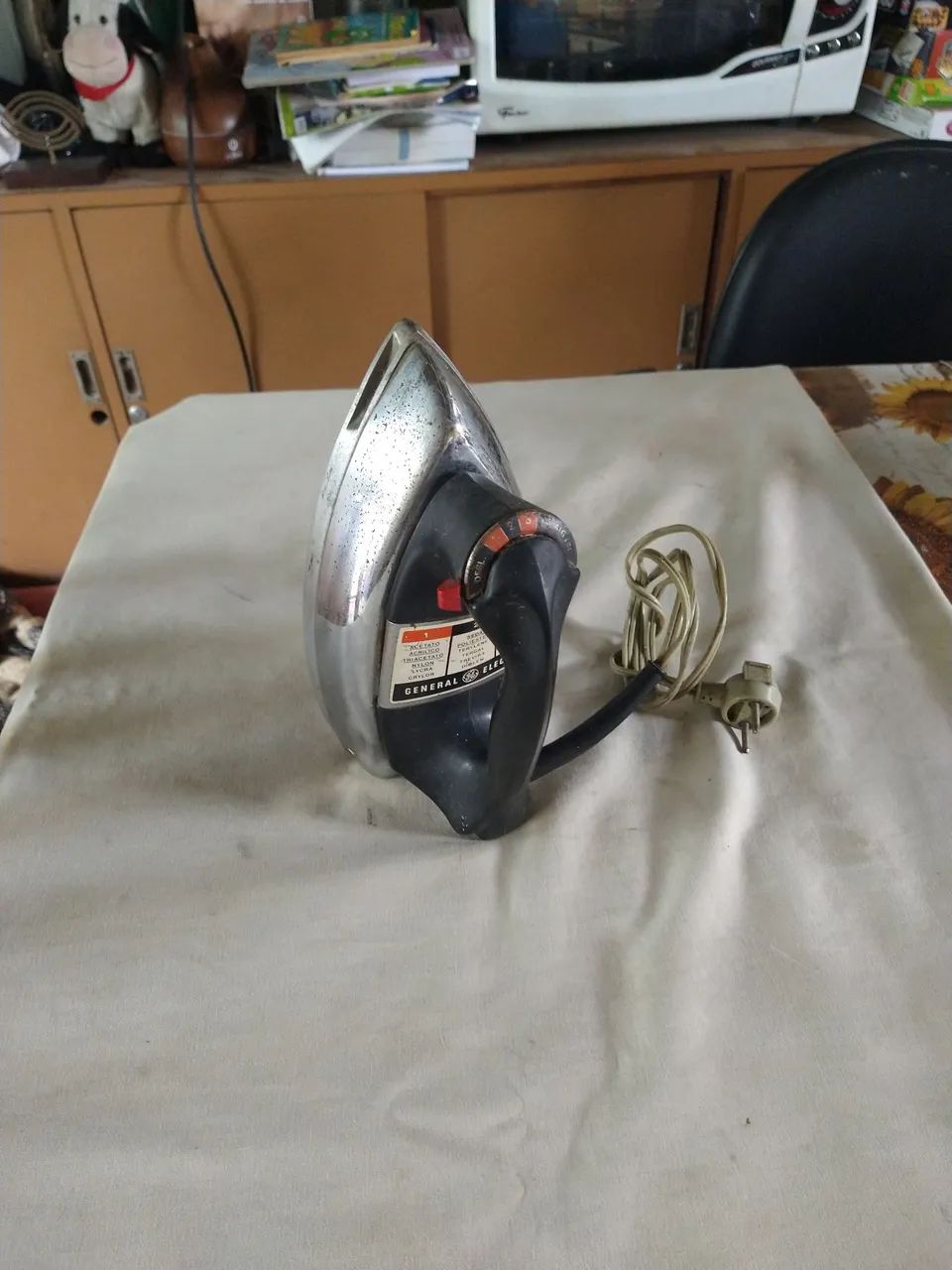 Ferro de passar roupa GE (220v). - Foto 2