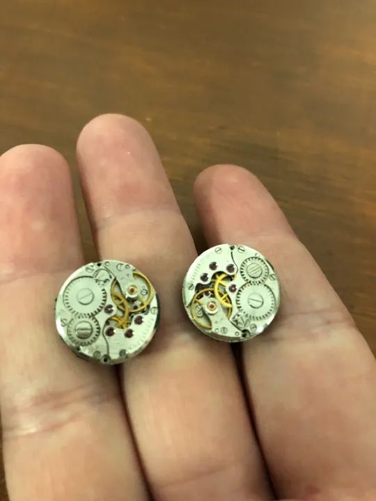 Par de abotoaduras com mecanismo de relógio - muito chique, alta qualidade