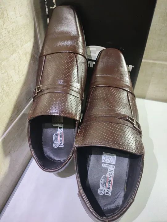 Sapatos Masculinos Marrom  de Couro- Tamanho 42. - Foto 4