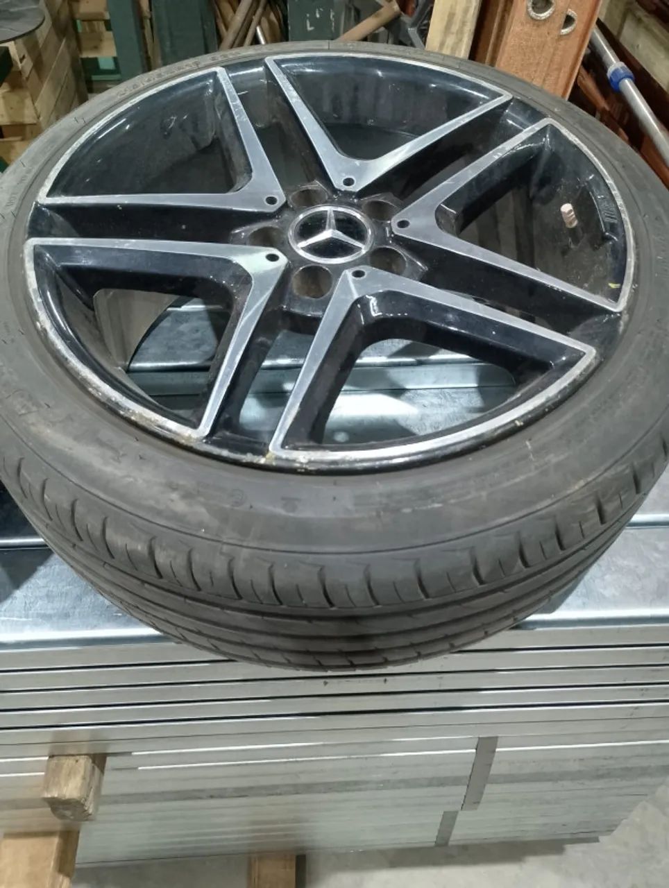 Rodas AMG aro 18 com pneus 215/45 - Foto 3