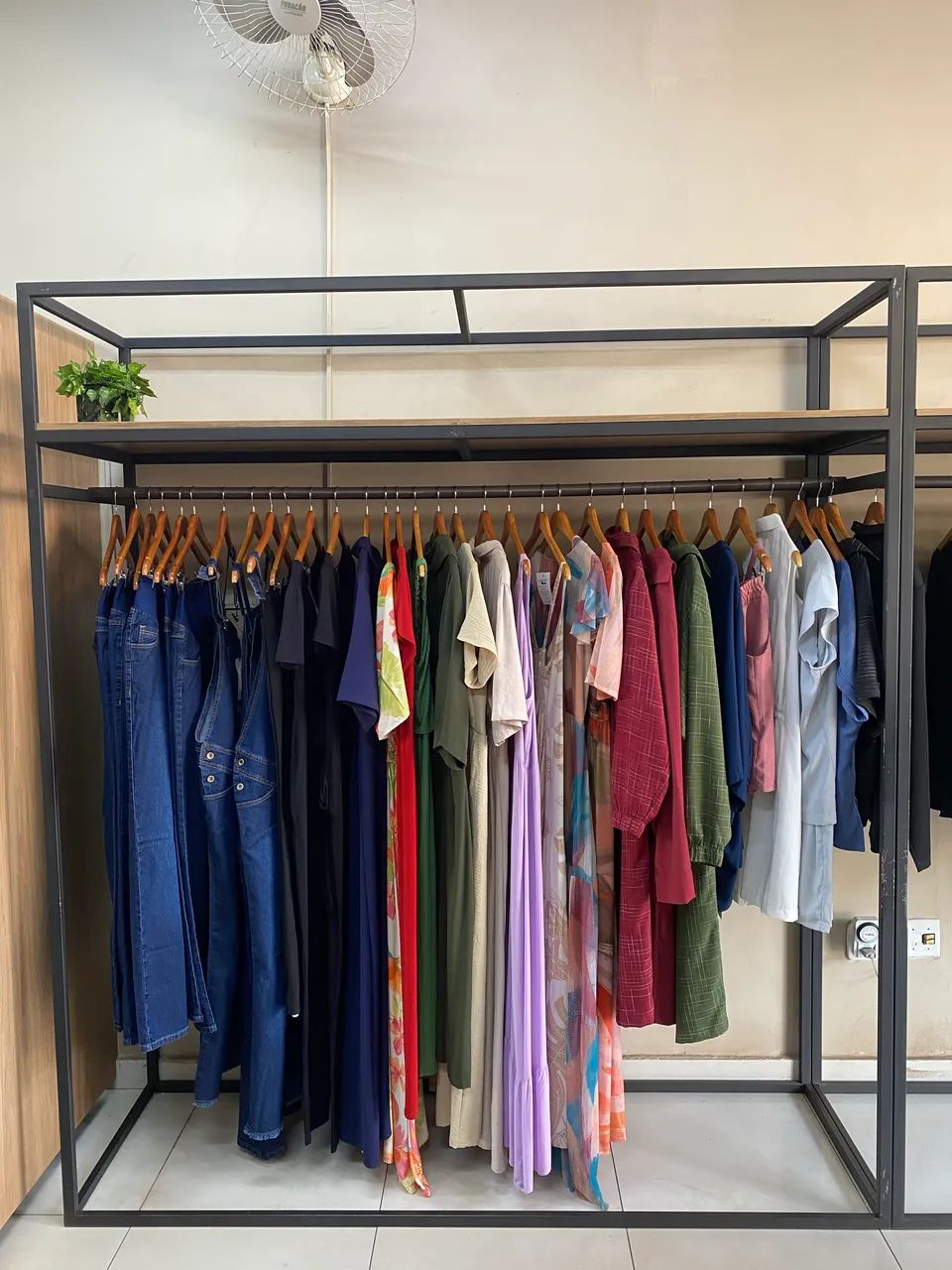Arara para roupas - Foto 2