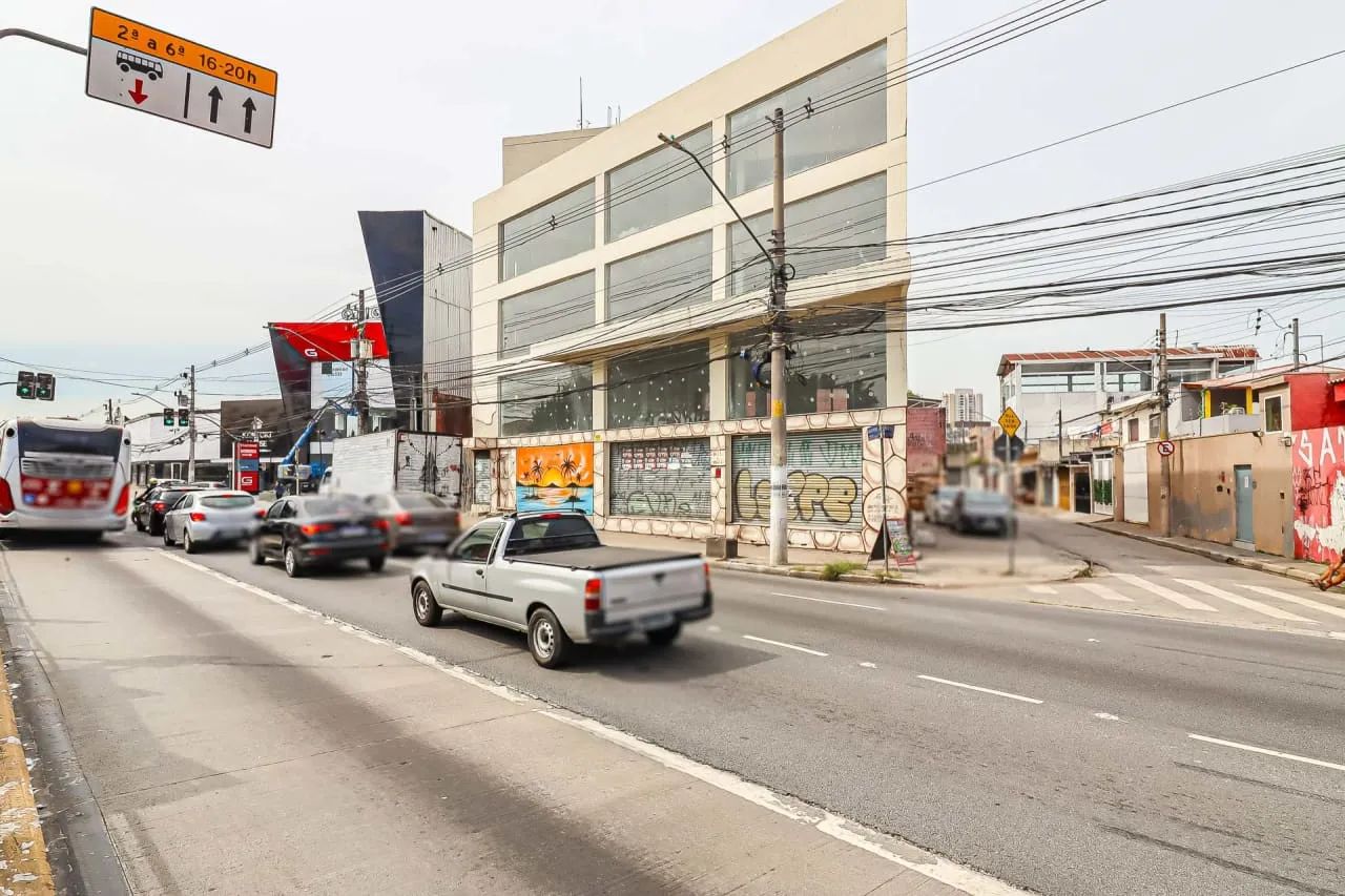 Prédio comercial na Avenida Guarapiranga, 811  837 m² - Foto 3