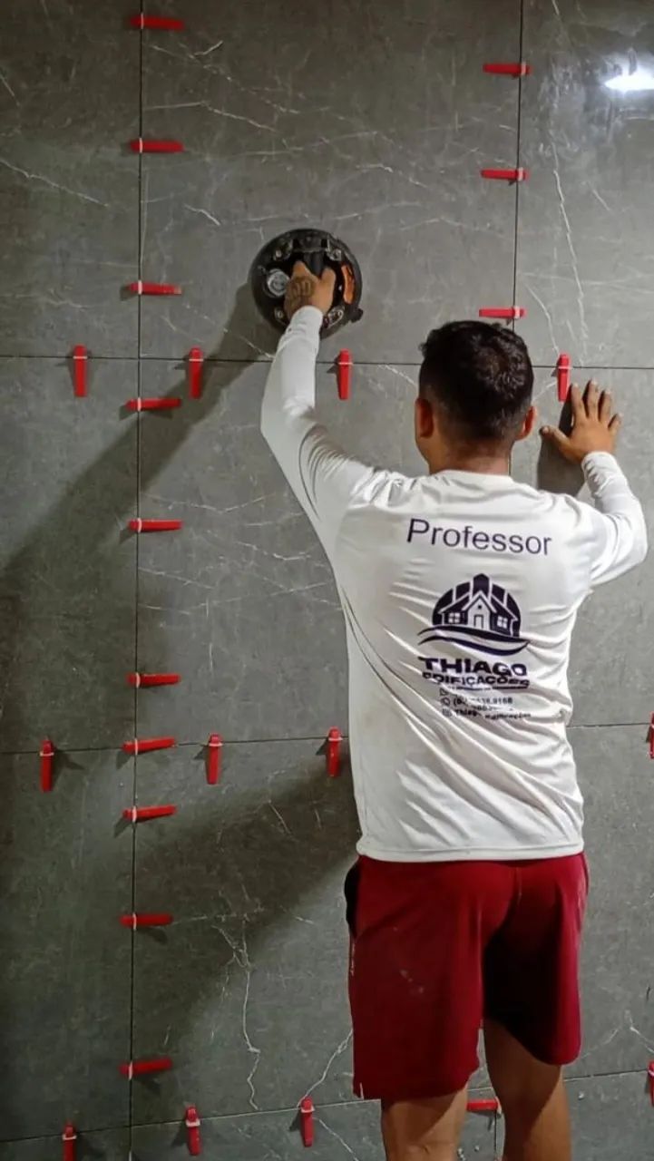 Pedreiro azulejista e pintor profissional