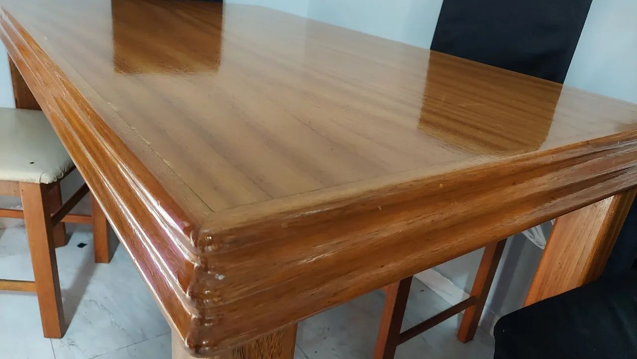 Conjunto de mesa com 6 cadeiras de madeira Freijó  - Foto 2