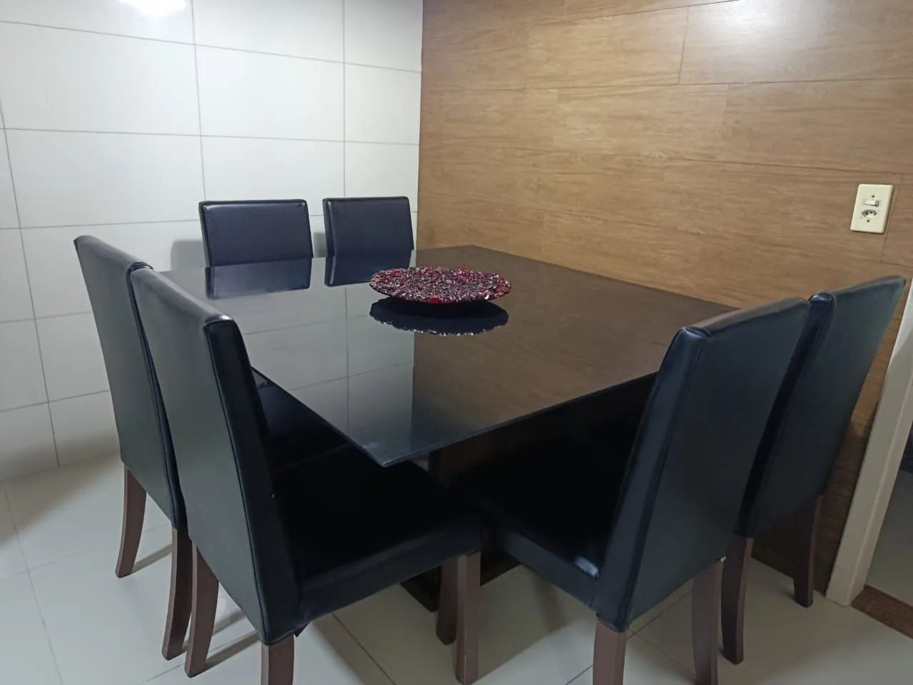 Mesa de jantar quadrada com 6 cadeiras - Foto 2