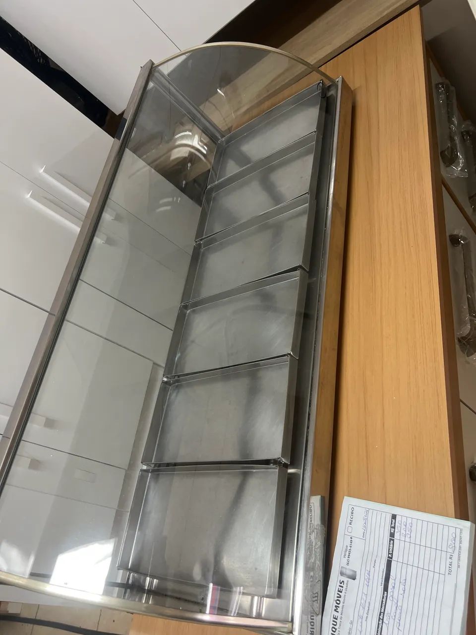 Estufa semi nova seis bandejas 