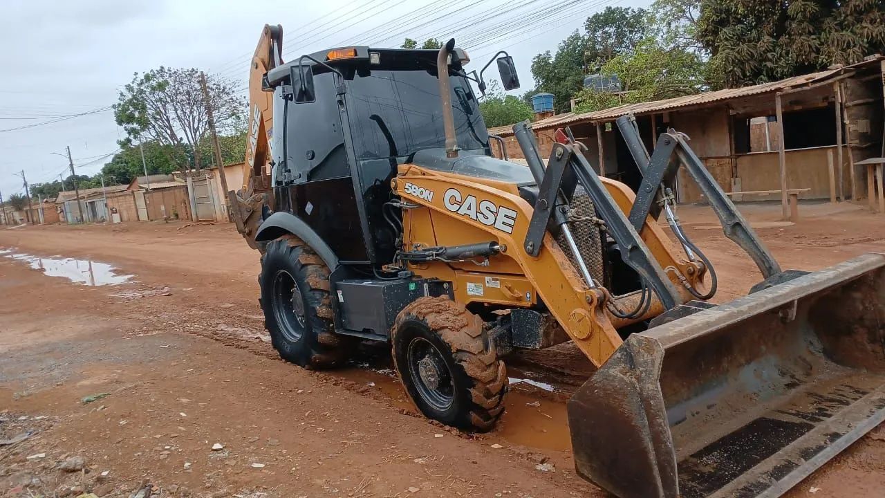 Retroescavadeira case 580 N