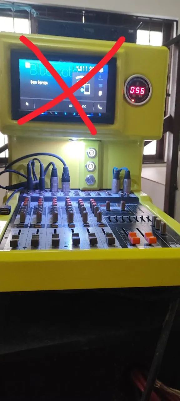 Mesa de som soundcraft 8 canais usada com rack e mutcabo - Foto 2