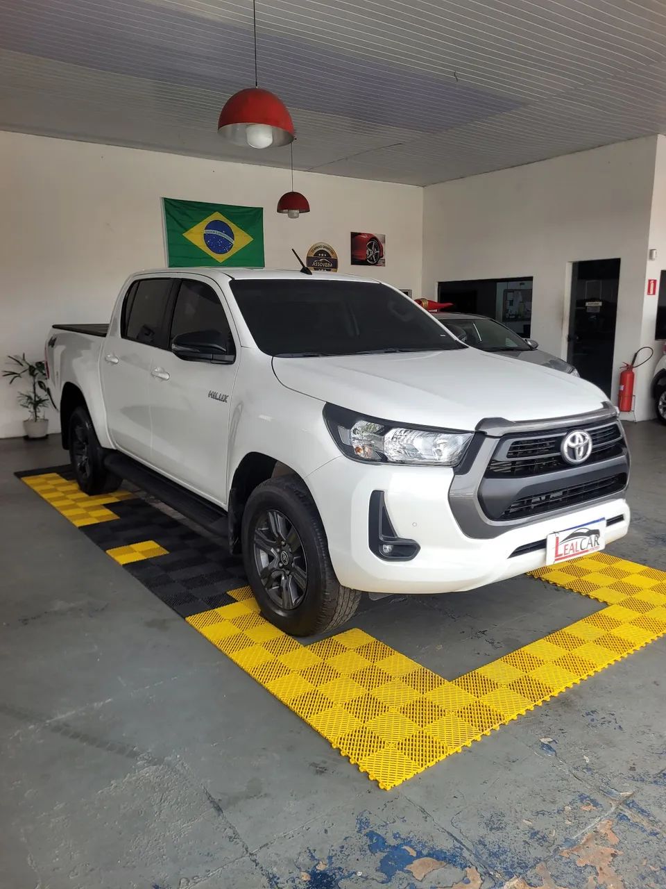 Toyota Hilux CD 4X4 2.8 DIESEL AUT. 2025