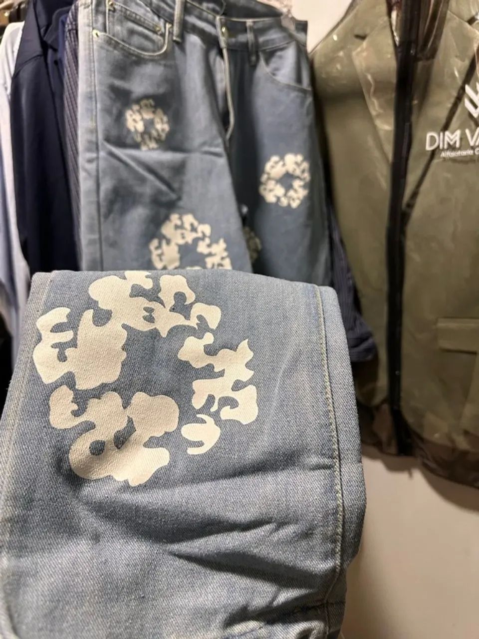 calça jeans denim tears 42 - Foto 3