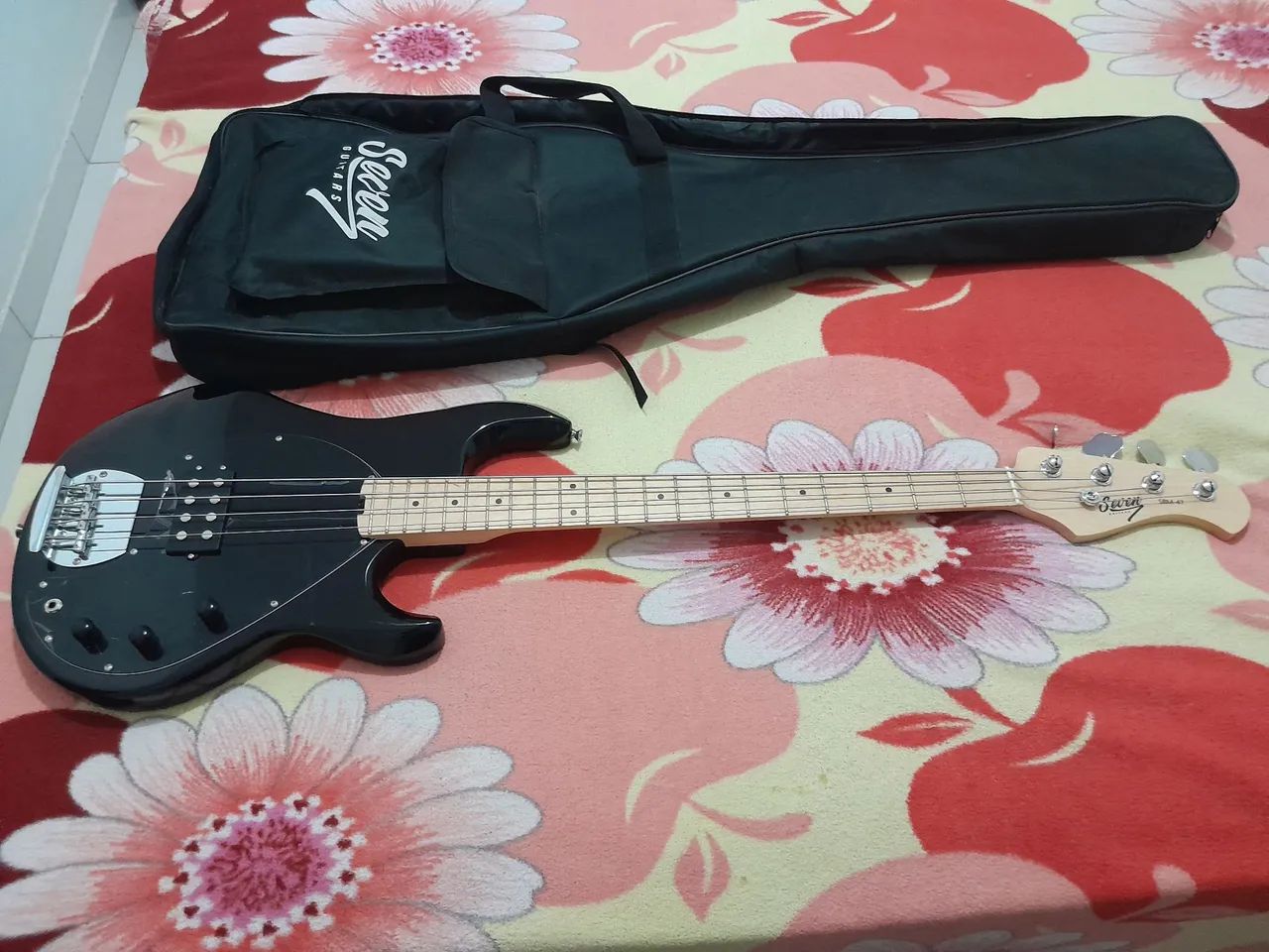 Baixo seven 4 cordas  - Foto 2