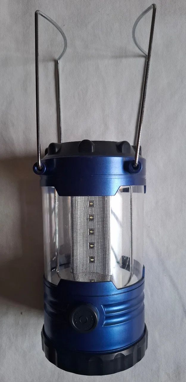 Lanterna de led, cor azul, com ajuste de luminosidade, seminova, funcionando. 