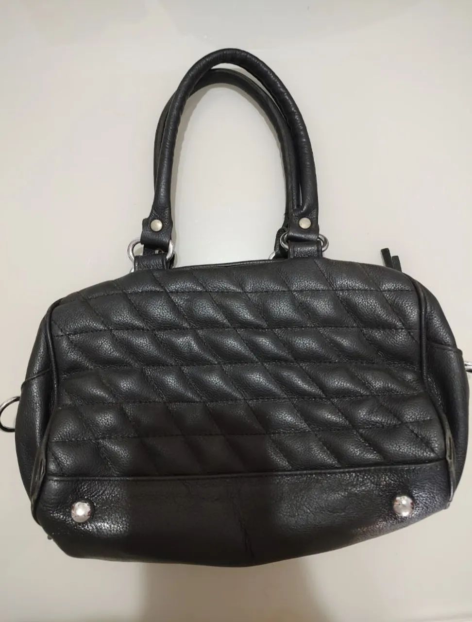 Bolsa preta em couro legítimo 