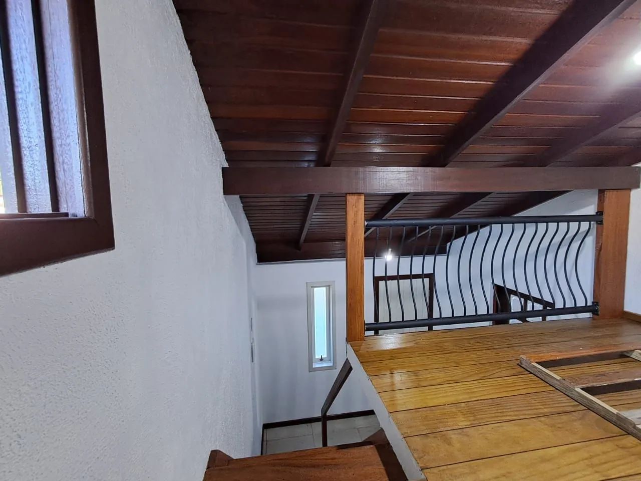 Alugo pqna casa conjugada. - Foto 4