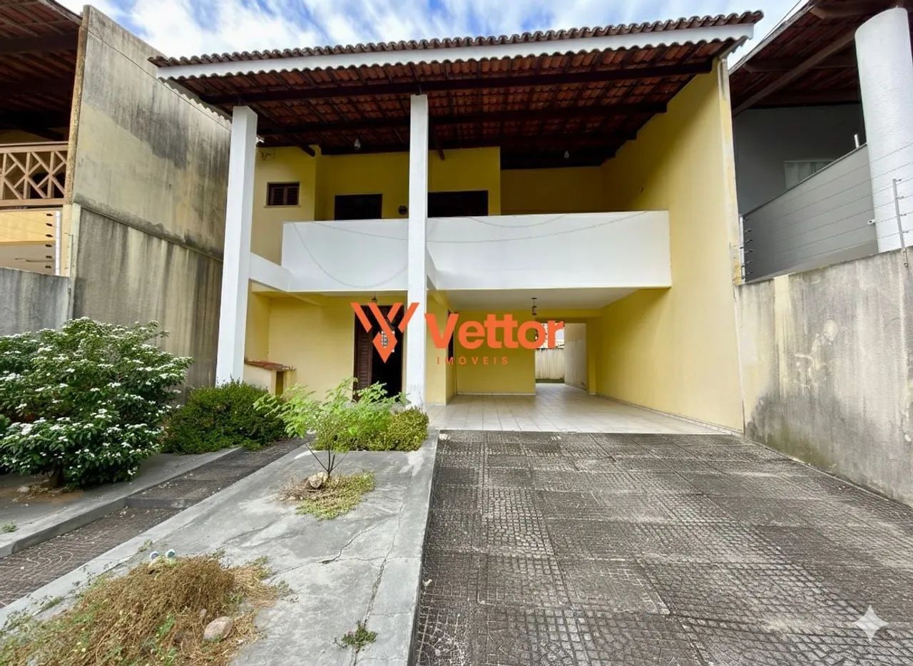 CASA DUPLEX À VENDA NA SAPIRANGA