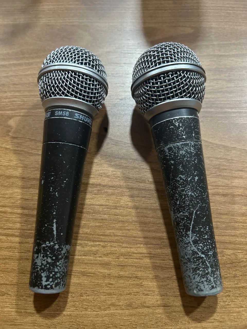 Microfone Shure (os dois) 